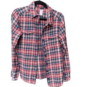Woman’s Patagonia Organic Cotton Button Up Flannel